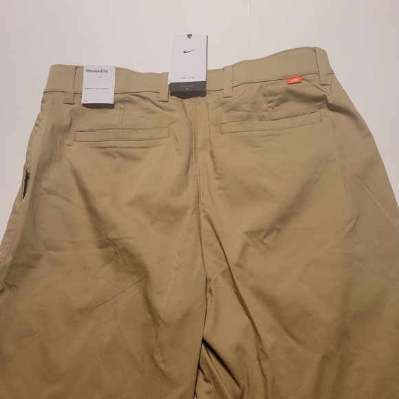 Nike Dri-FIT UV Men's 10.5" Golf Chino Shorts - Picture 9 of 16